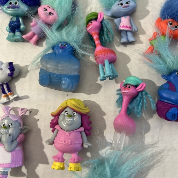 DreamWorks Trolls World Tour Toy Dolls HUGE Lot Figures - Picture 4 of 12